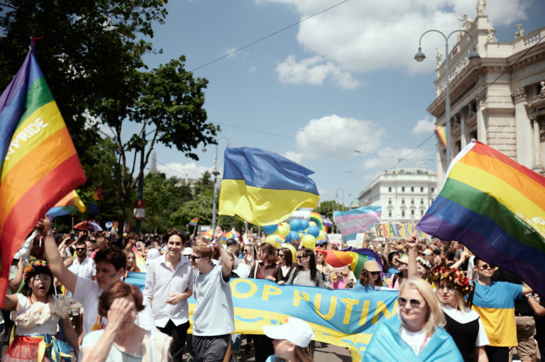 За гордість і мир: як світові прайди підтримали Україну й чому це важливо