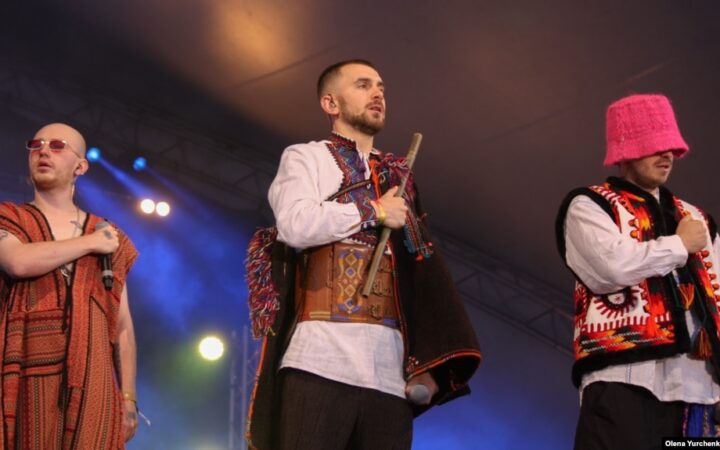 Гурт Kalush Orchestra виступив у на прайді у Стокгольмі на підтримку України