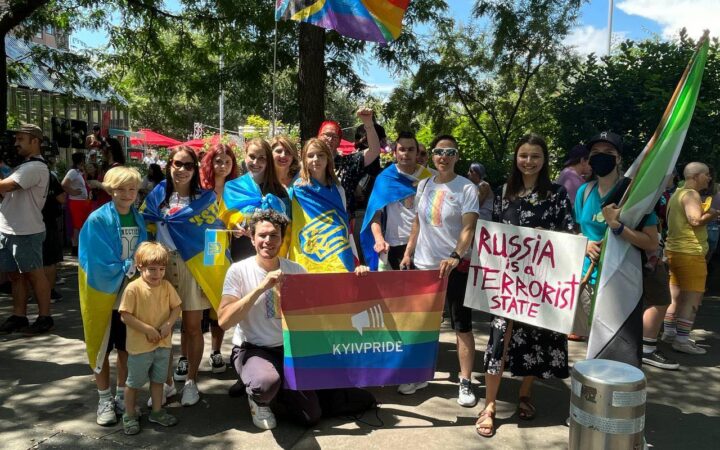 КиївПрайд зібрав українсько-канадську групу для участі у прайді міста Монреаль.