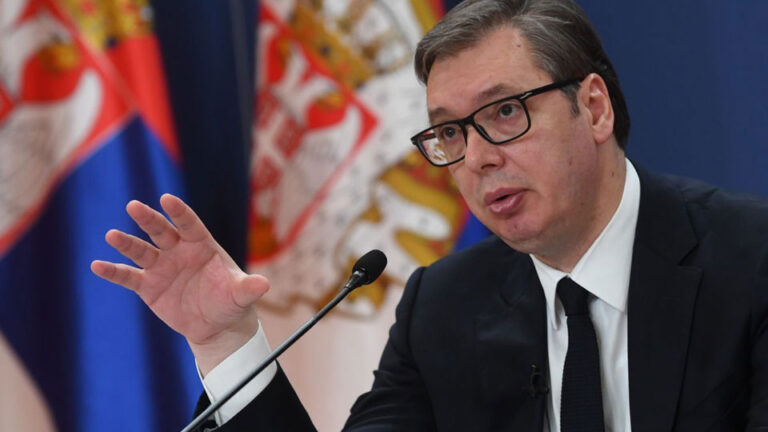 «Мені вони неприємні»: президент Сербії відреагував на скандали навколо майбутнього прайду у Белграді