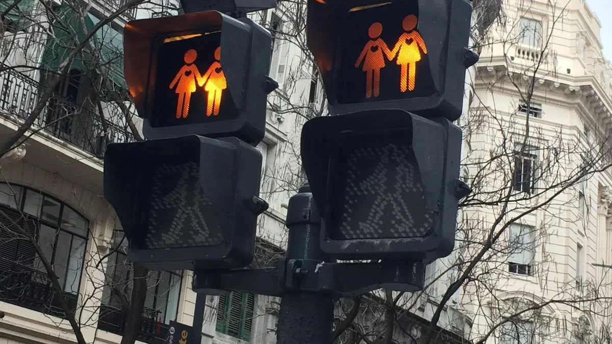 У Мюнхені чоловік подав до суду на «одностатеві» світлофори та програв