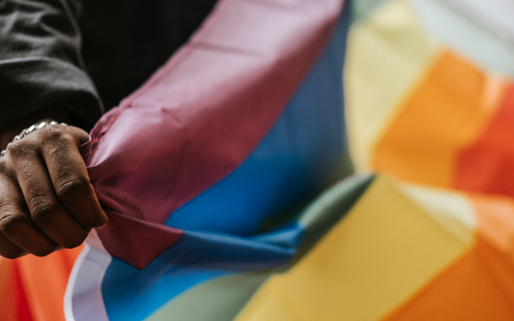 На рівень толерантності українців впливає вік, розмір населеного пункту, рівень освіти та заможності – дослідження