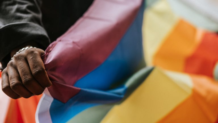 На рівень толерантності українців впливає вік, розмір населеного пункту, рівень освіти та заможності – дослідження