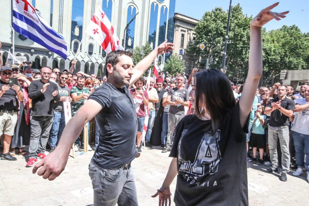 У Грузії пом’якшили покарання засудженим у справі щодо протестів проти ЛГБТ