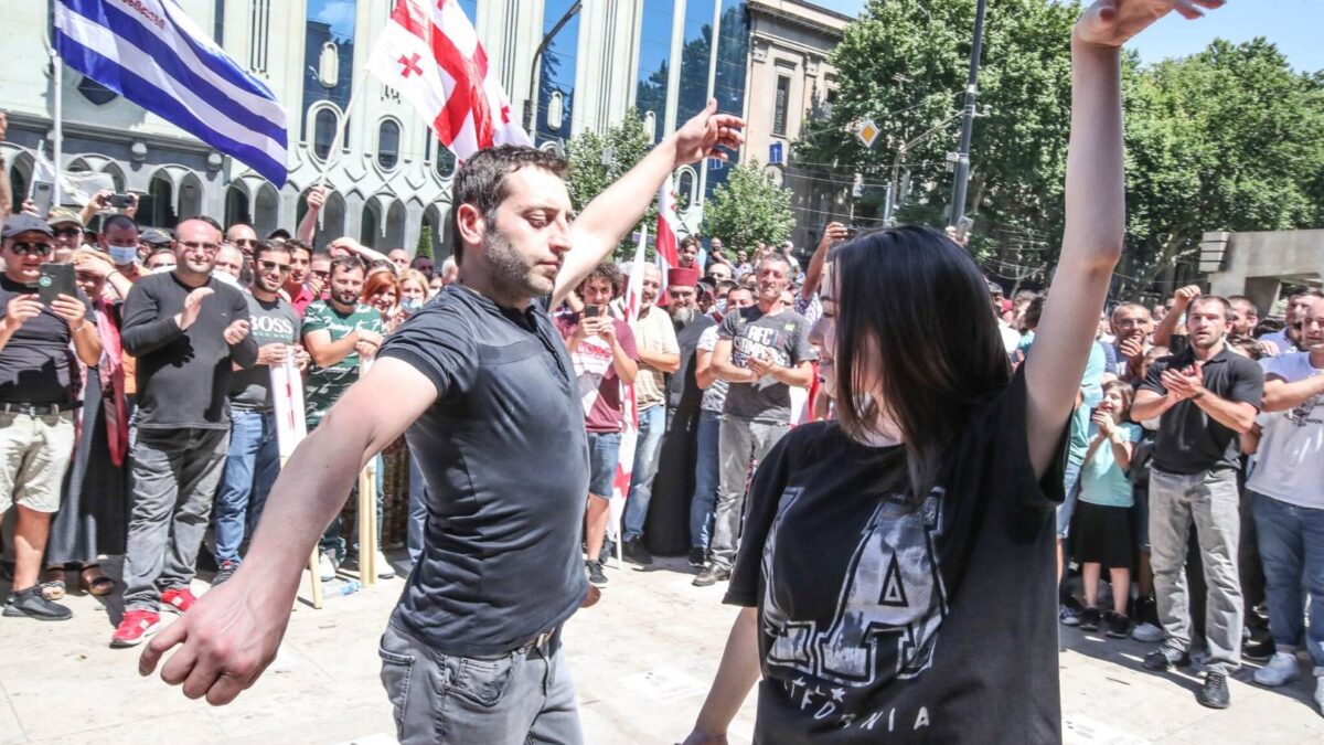 У Грузії пом’якшили покарання засудженим у справі щодо протестів проти ЛГБТ