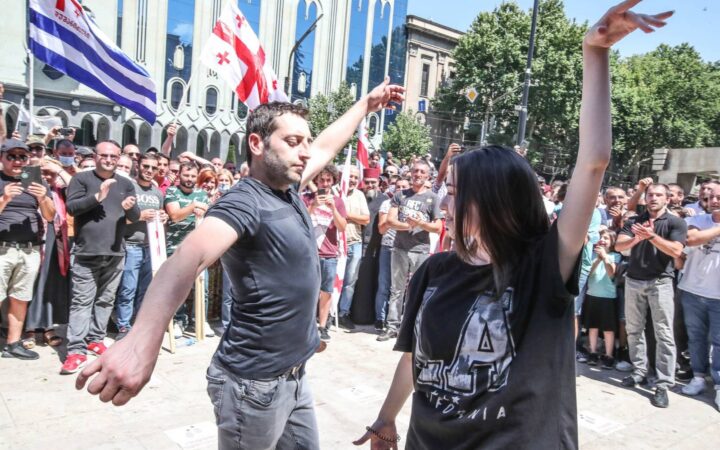 У Грузії пом’якшили покарання засудженим у справі щодо протестів проти ЛГБТ
