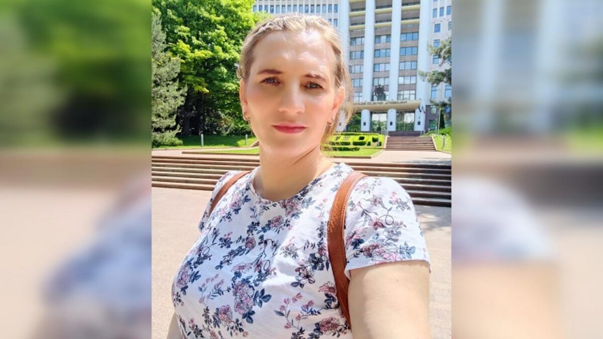 У Кишиневі трансгендерній жінці довелося викликати поліцію, щоб отримати переказ у відділенні банку