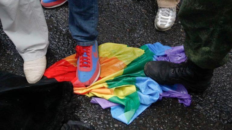 За минулий рік в Україні зафіксували 16 випадків порушень прав ЛГБТ-людей з боку військовослужбовців чи воєнізованих формувань
