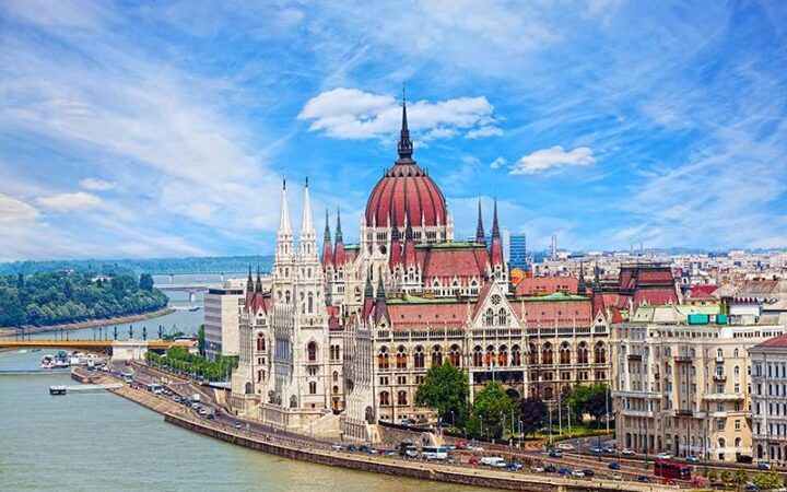 Угорщина пообіцяла боротися в Суді ЄС за захист свого анти-ЛГБТ закону