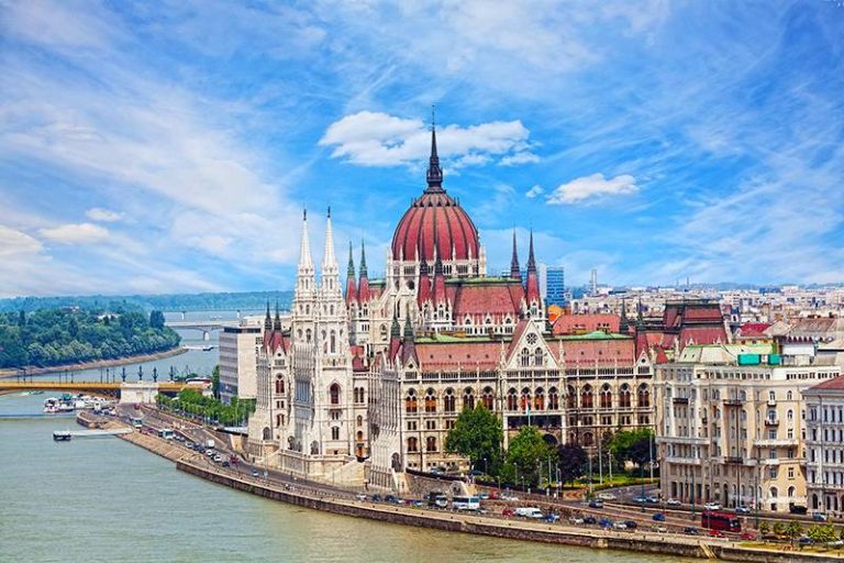 Угорщина пообіцяла боротися в Суді ЄС за захист свого анти-ЛГБТ закону