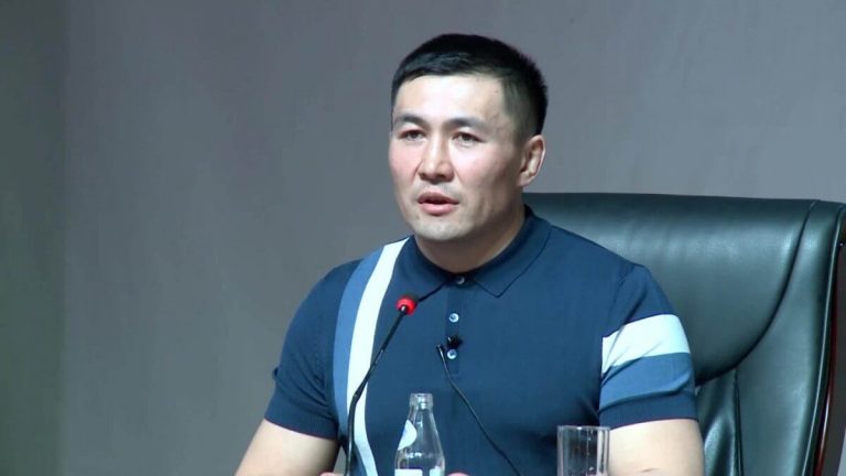 Депутат у Казахстані пропонує ввести тотальну заборону на “гей-пропаганду”