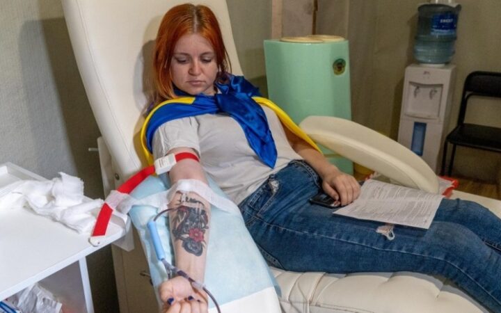 У разі переливання крові важливий гендер: медики висміяли заяву авторки Гаррі Поттера