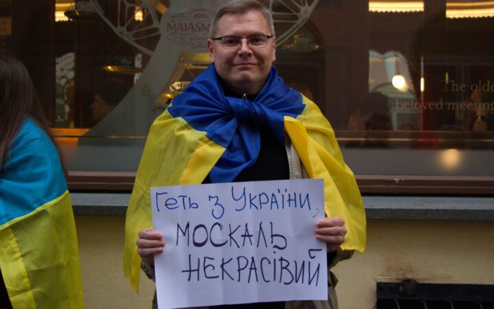 Головне правило – не виділятися: активіст та дослідник ЛГБТ про окупований Маріуполь та евакуацію