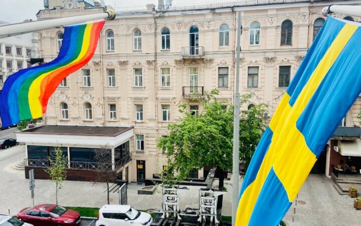 Посольства Данії, Норвегії, Фінляндії та Швеції в Україні вивісили райдужні прапори