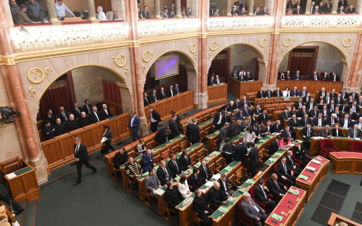 Парламент Угорщини схвалив закон про викривачів без скандальної поправки про ЛГБТ