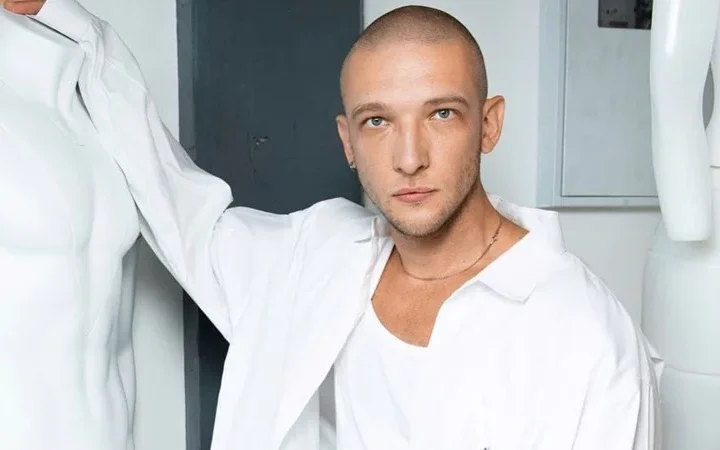 «Переможе — любов!». Український дизайнер Костянтин Омеля здійснив камінг-аут і представив дроп на підтримку ЛГБТК+
