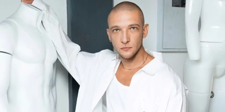 «Переможе — любов!». Український дизайнер Костянтин Омеля здійснив камінг-аут і представив дроп на підтримку ЛГБТК+
