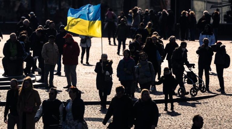 Серед причин, чому ЛГБТ-біженці з України не можуть знайти роботу, – незнання мови та психологічне виснаження: дослідження