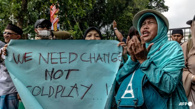 Мусульманські анти-ЛГБТ-групи протестують проти першого концерту Coldplay в Індонезії
