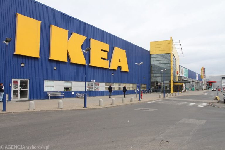 Справа співробітника IKEA, звільненого за ЛГБТ-пост у Польщі, знову на часі. Є остаточний вирок суду