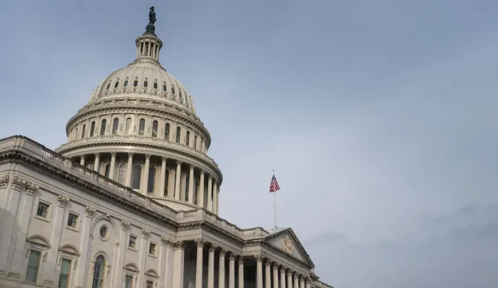 Ґей-співробітник Сенату США втратив роботу після того, як його звинуватили в сексі в залі засідань