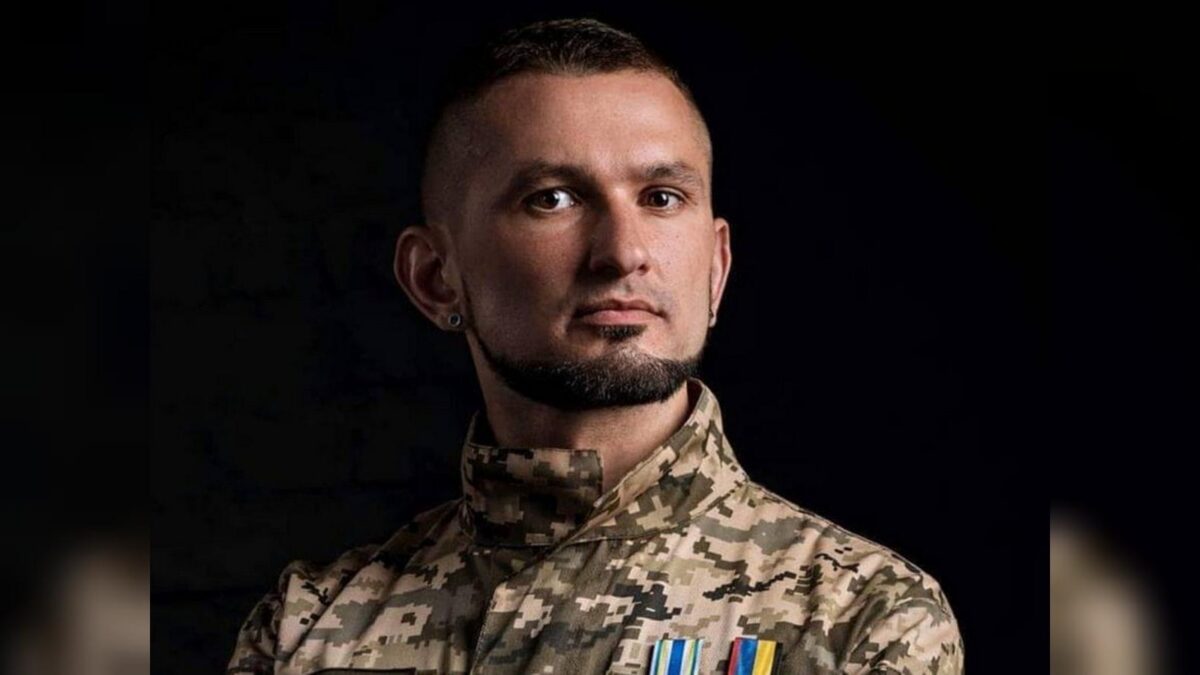 «Оборонці України бувають і геями, тому сприйміть нас такими, якими ми є», — голова об’єднання «Українські ЛГБТ-військові» Віктор Пилипенко
