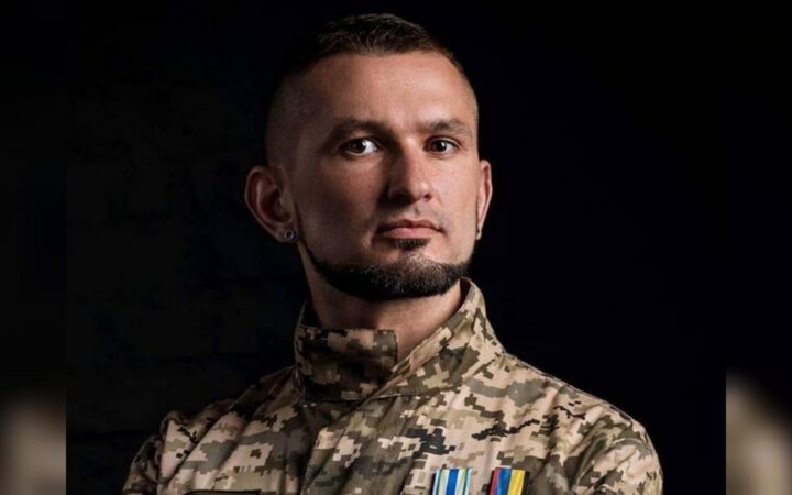 «Оборонці України бувають і геями, тому сприйміть нас такими, якими ми є», — голова об’єднання «Українські ЛГБТ-військові» Віктор Пилипенко