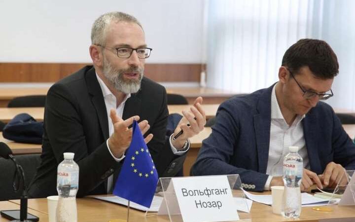 Єврокомісія звертатиме увагу на рівень забезпечення прав ЛГБТ в Україні при вступі до ЄС, — представник Урсули фон дер Ляєн