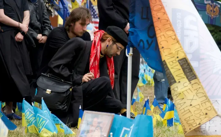 Я не чекатиму ще 30 років, бо можу не дожити. Як ЛГБТ-військові в Україні страждають від цькування