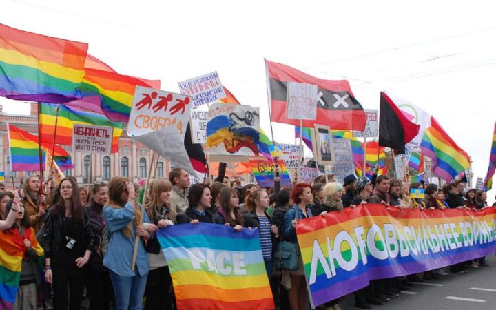 На росії заявляють про загрозу з боку “гей-націоналістів”