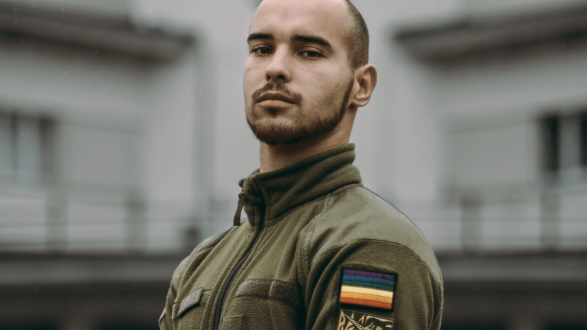 «Якщо я свідомо пішов на війну, чого я маю боятися говорити, що я — гей?»