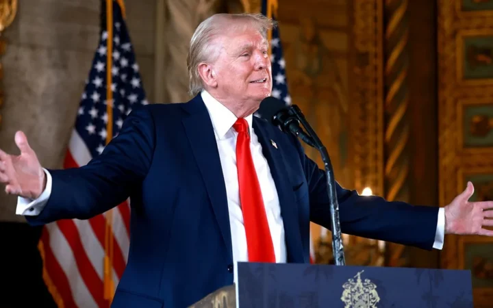 Трамп назвав Камалу Харріс і Тіма Вальца “важкими для трансгендерного світу” на божевільній прес-конференції
