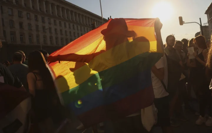 У Болгарії пройшов протест проти поправки до закону, яка забороняє пропаганду ЛБТКІ+