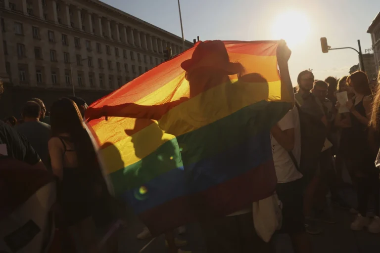 У Болгарії пройшов протест проти поправки до закону, яка забороняє пропаганду ЛБТКІ+