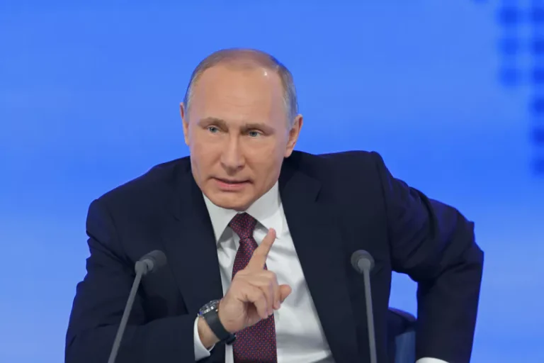 Росія наймала анти-ЛГБТК+ американських мовників для просування пропаганди серед американської аудиторії