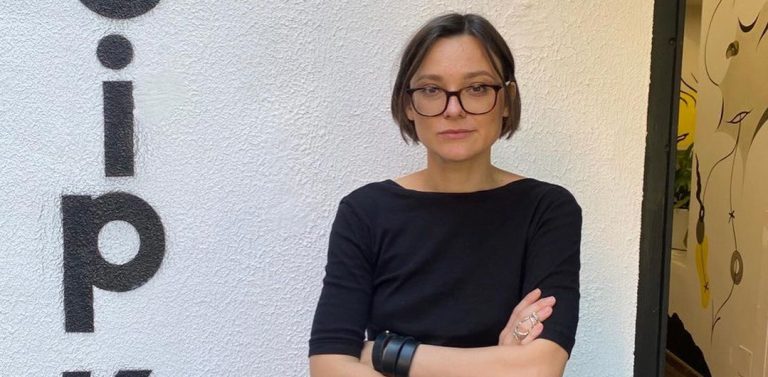 У Києві книгарня стикнулася з погрозами через плани презентувати книгу про квір-українців