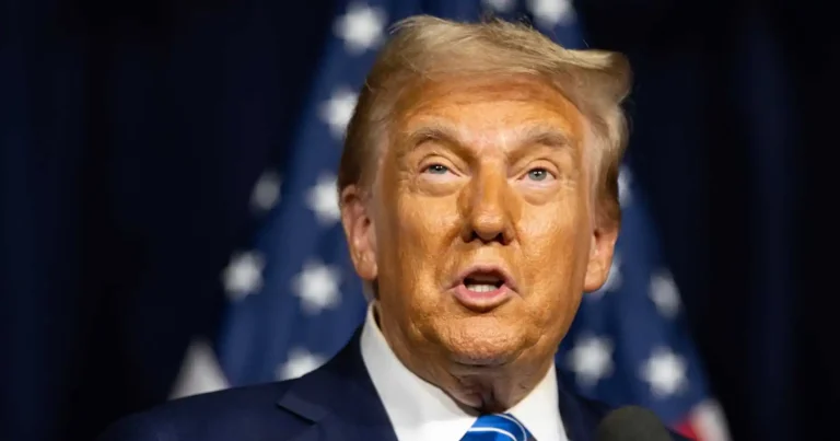 Трамп зробив дику заяву про те, що шкільна освіта зараз “переважно трансгендерна”