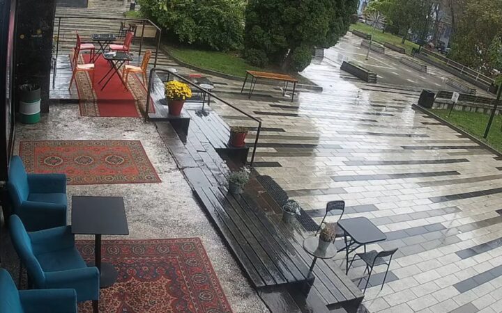 У Тернополі з гастрономічного кластеру невідомі вкрали прапор ЛГБТ