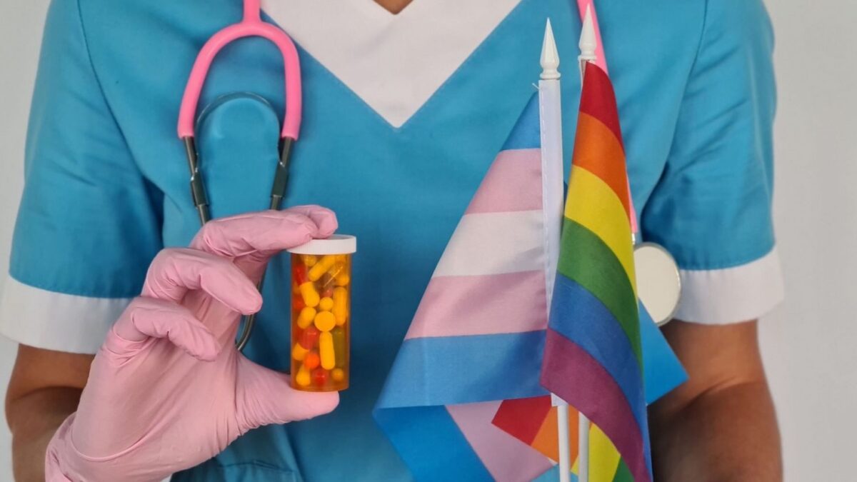 Транс* активісти в Канаді «шоковані» новою рекламою на автобусах