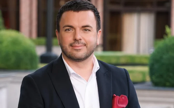 “Всі заслуговують бути щасливими”: Решетнік розповів, як ставиться до ЛГБТ сімей та за якими принципами виховує трьох своїх синів