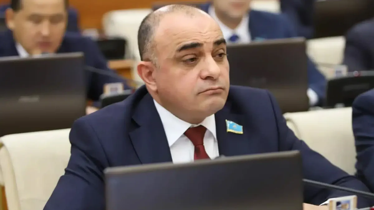 У Казахстані депутати хочуть заборонити корекцію статі: «Не можемо і не будемо йти на поводу західних та інших віянь!»