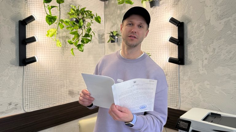 Суд стягнув з Держави 400 000,00 гривень на користь транс* жінки, яку незаконно притягнули до кримінальної відповідальності за порно