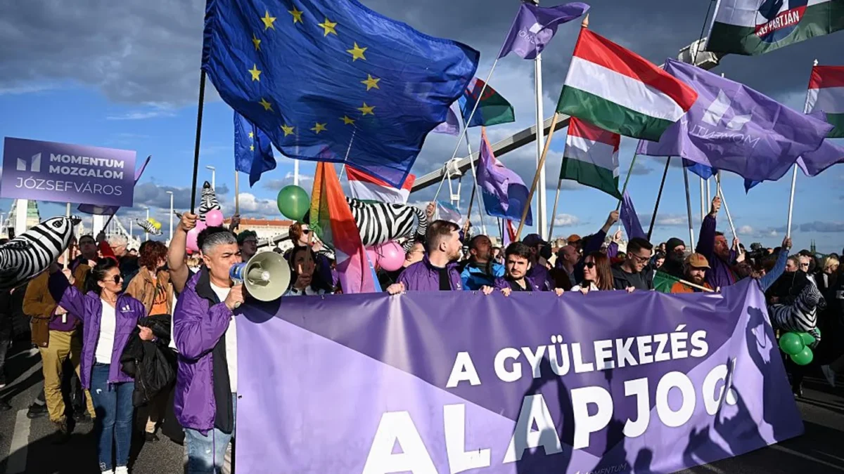 У Будапешті люди знову вийшли на протест через заборону щорічних ЛБГТ-маршів