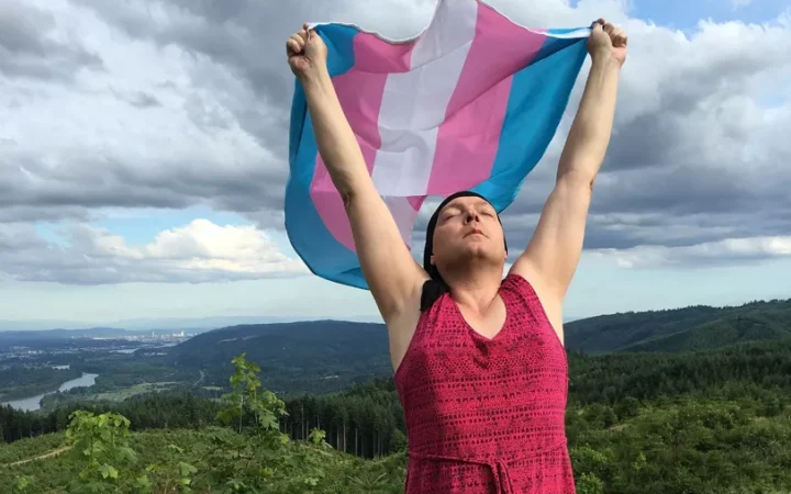 Транс ветеранка, яка здобула важливу перемогу за права транс* людей, померла внаслідок самогубства