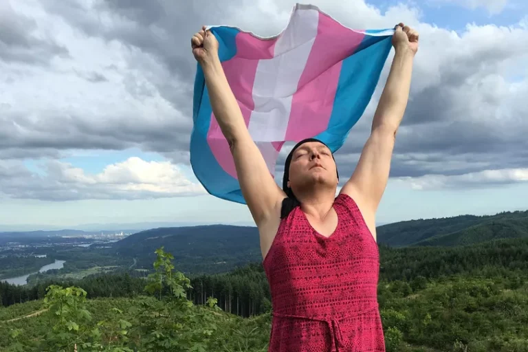 Транс ветеранка, яка здобула важливу перемогу за права транс* людей, померла внаслідок самогубства