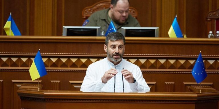 Омбудсмен представив доповідь з рекомендаціями щодо захисту прав ЛГБТК+ в Україні