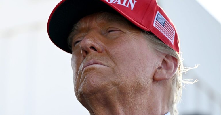 Військова заборона Трампа щодо трансгендерів торкнеться тисяч людей у збройних силах США