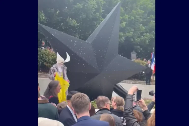 Париж відкрив меморіал жертвам-геям Голокосту