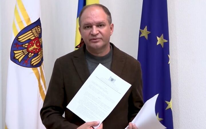 Мер Кишенева заборонив “пропаганду ЛГБТ” у школах міста і запропонував мунраді заборонити марш солідарності.
