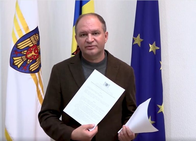 Мер Кишенева заборонив “пропаганду ЛГБТ” у школах міста і запропонував мунраді заборонити марш солідарності.